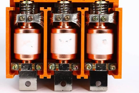 高壓真空開(kāi)關(guān)管出現(xiàn)黃斑，這幾點(diǎn)原因需掌握！