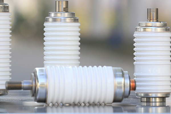 怎樣解決真空滅弧室的漏氣問(wèn)題？