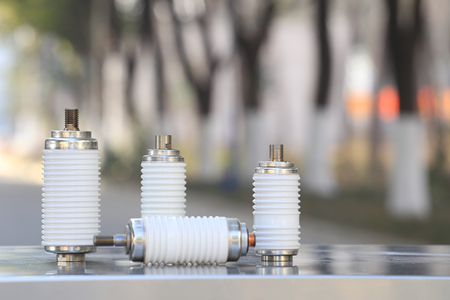 真空開關(guān)管接觸點(diǎn)選什么材質(zhì)好？一般為銅合金！